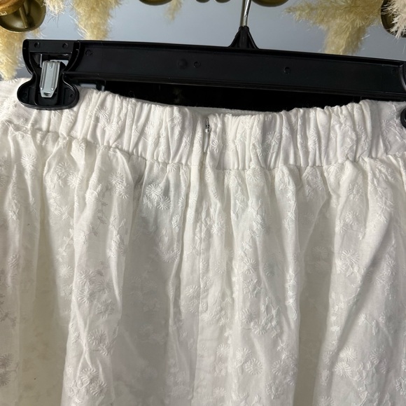 Gilli White Eyelet Pattern Low Waisted Bubble Skirt 100% Cotton - Picture 4 of 7